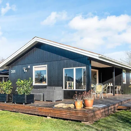 6 Person In Juelsminde *