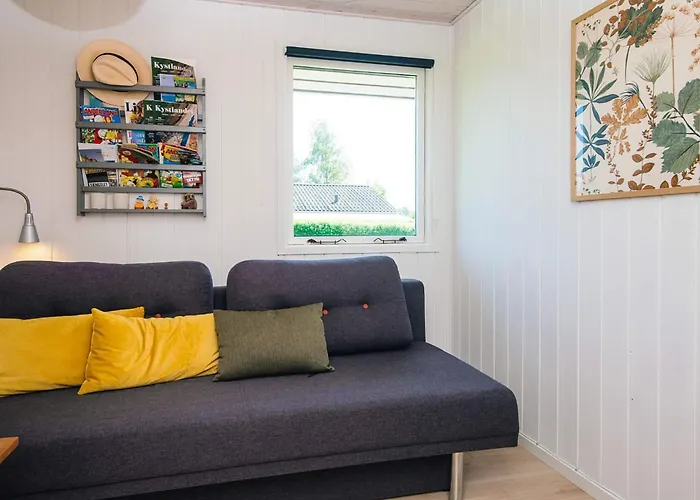 6 Person In Juelsminde *